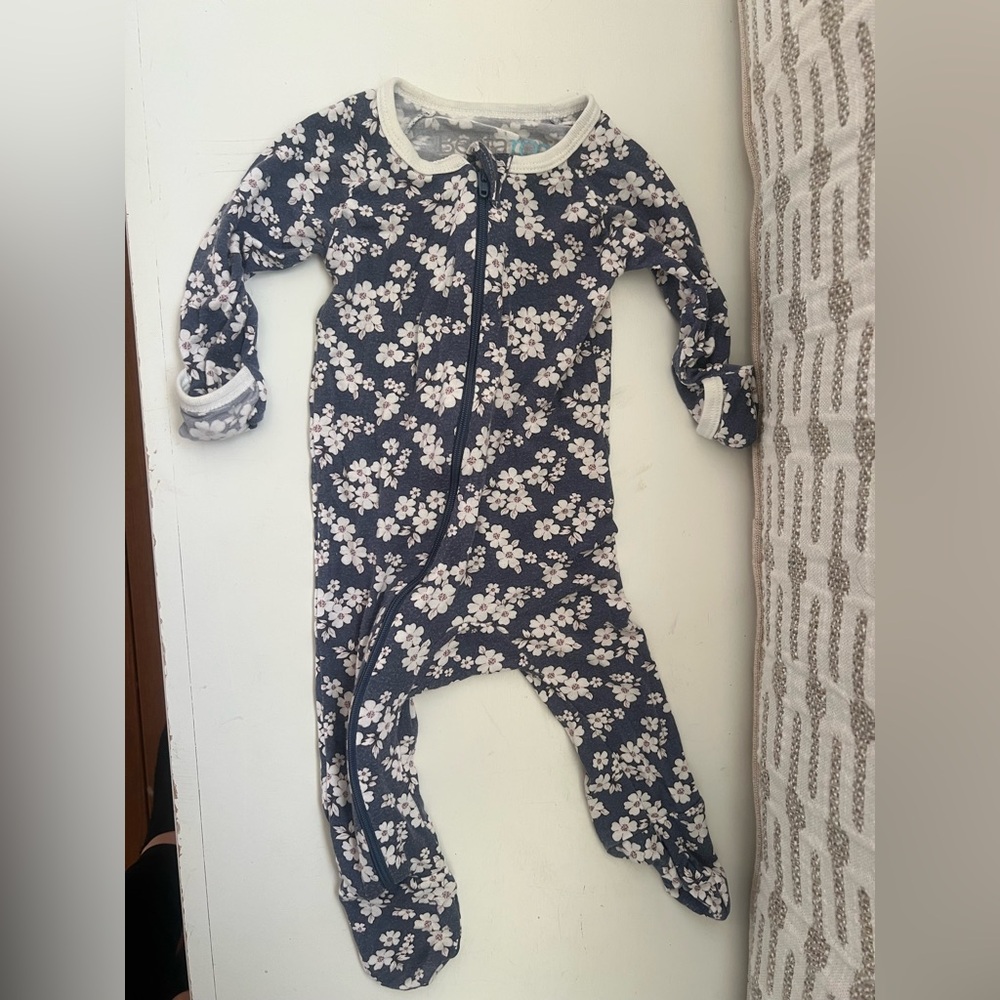 Bestaroo Footed Pajamas *Great Condition* 3-6 Months